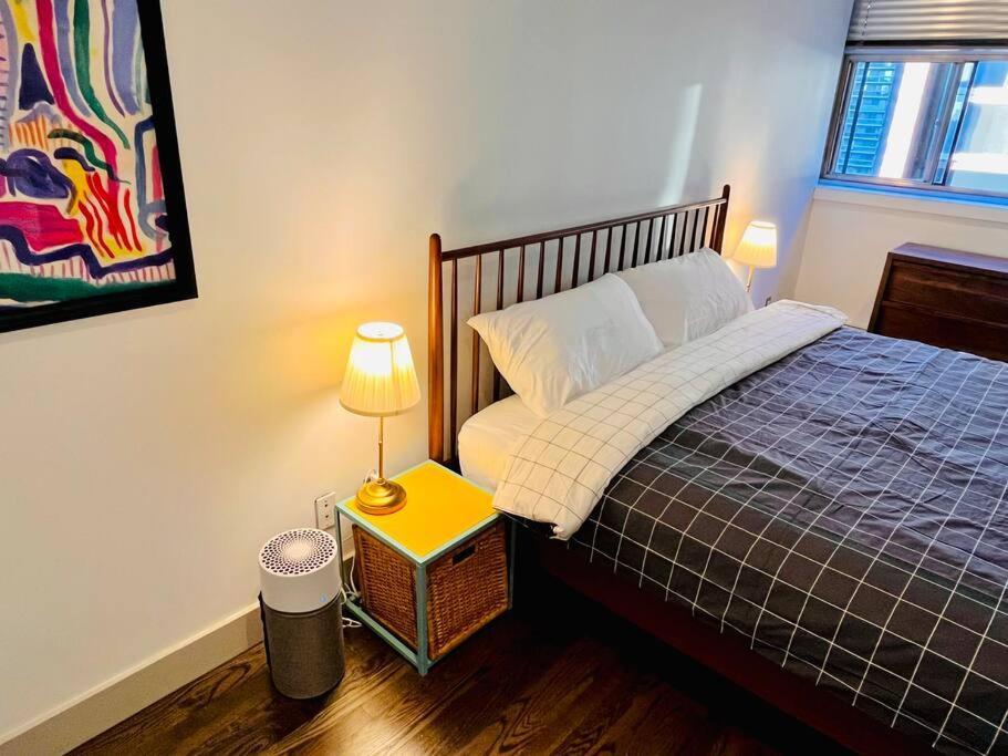 Sunny Penthouse On 17Th Ave, 1 Bedroom, 1 Loft Bed With Ladder, 1 Sofa Bed, Sleeps 6, Downtown YYC Dış mekan fotoğraf